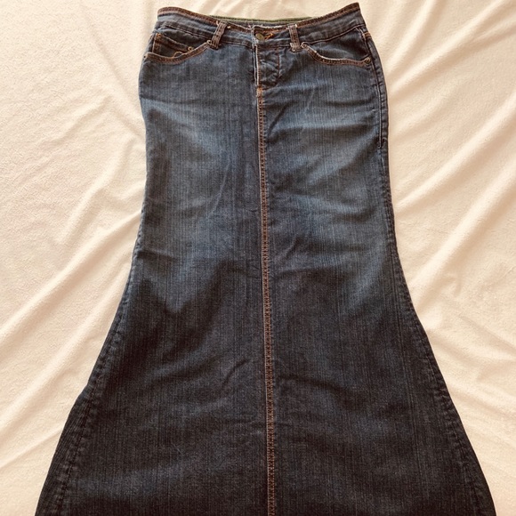 New BEBE Denim Jean long Maxi Skirt Size 26 - Picture 2 of 2